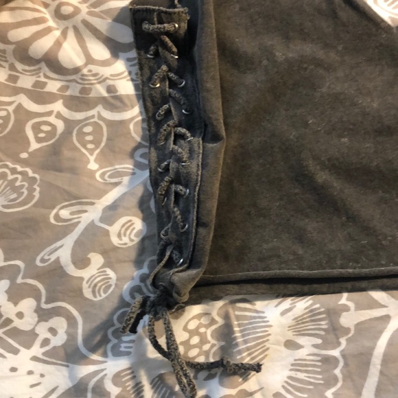 Distressed lace up crop top OS - Picture 2 of 6